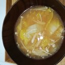 パパっと簡単！えのきと白菜の味噌汁